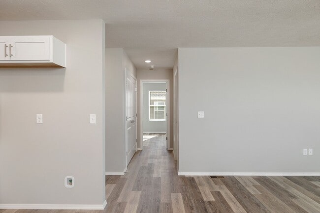 Building Photo - Newer 3 bedroom duplex in Republic!