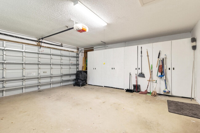 Building Photo - 10 Sailfish Ln