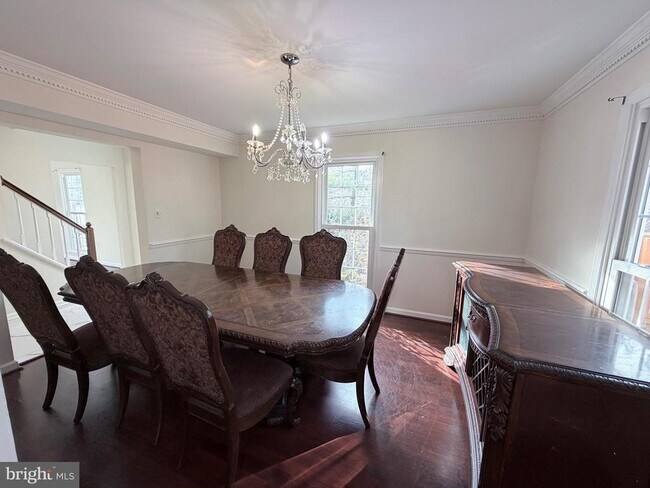 Building Photo - 5900 Parenham Way