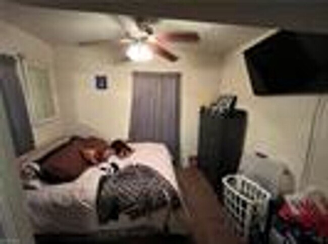 Building Photo - 2118 Denison Ave