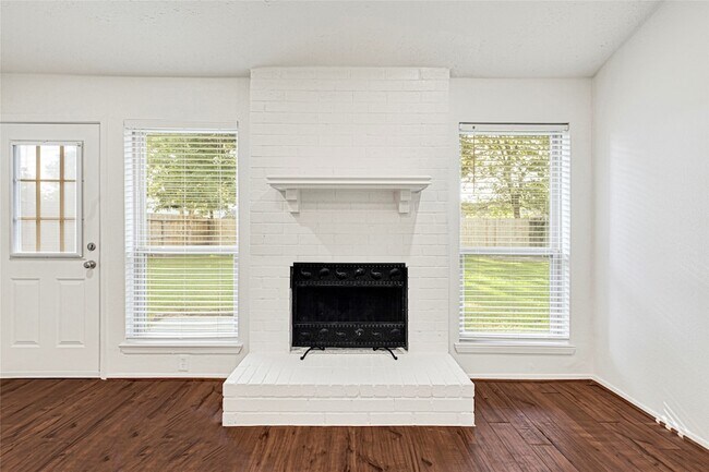 Building Photo - 206 Sweetgum Dr