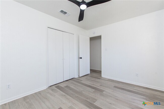 Building Photo - 1609 Hughes Ave