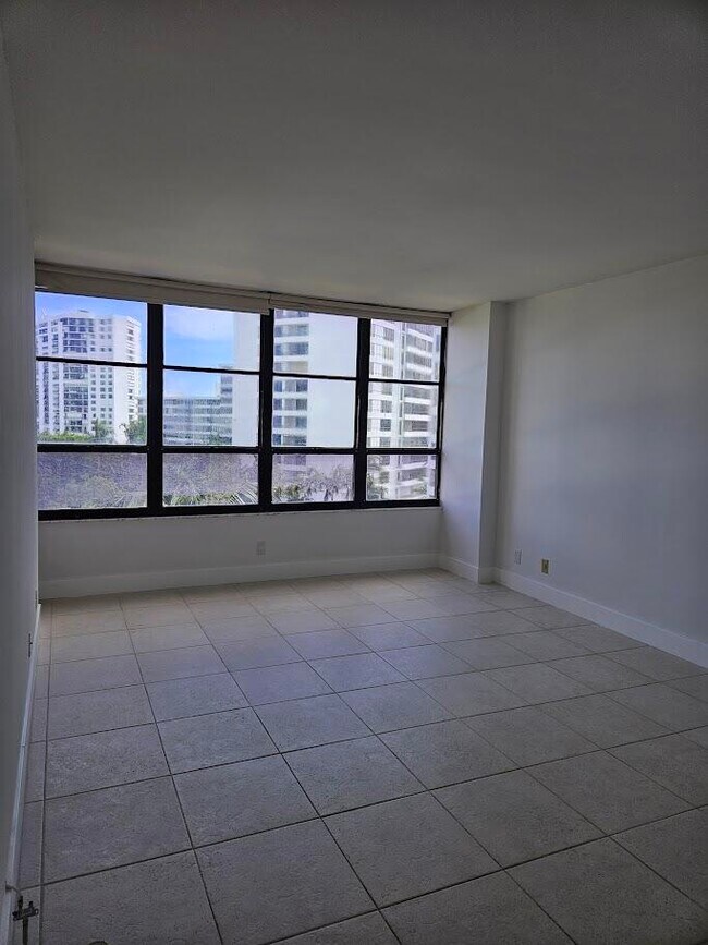 Building Photo - 600 Three Islands Boulevard