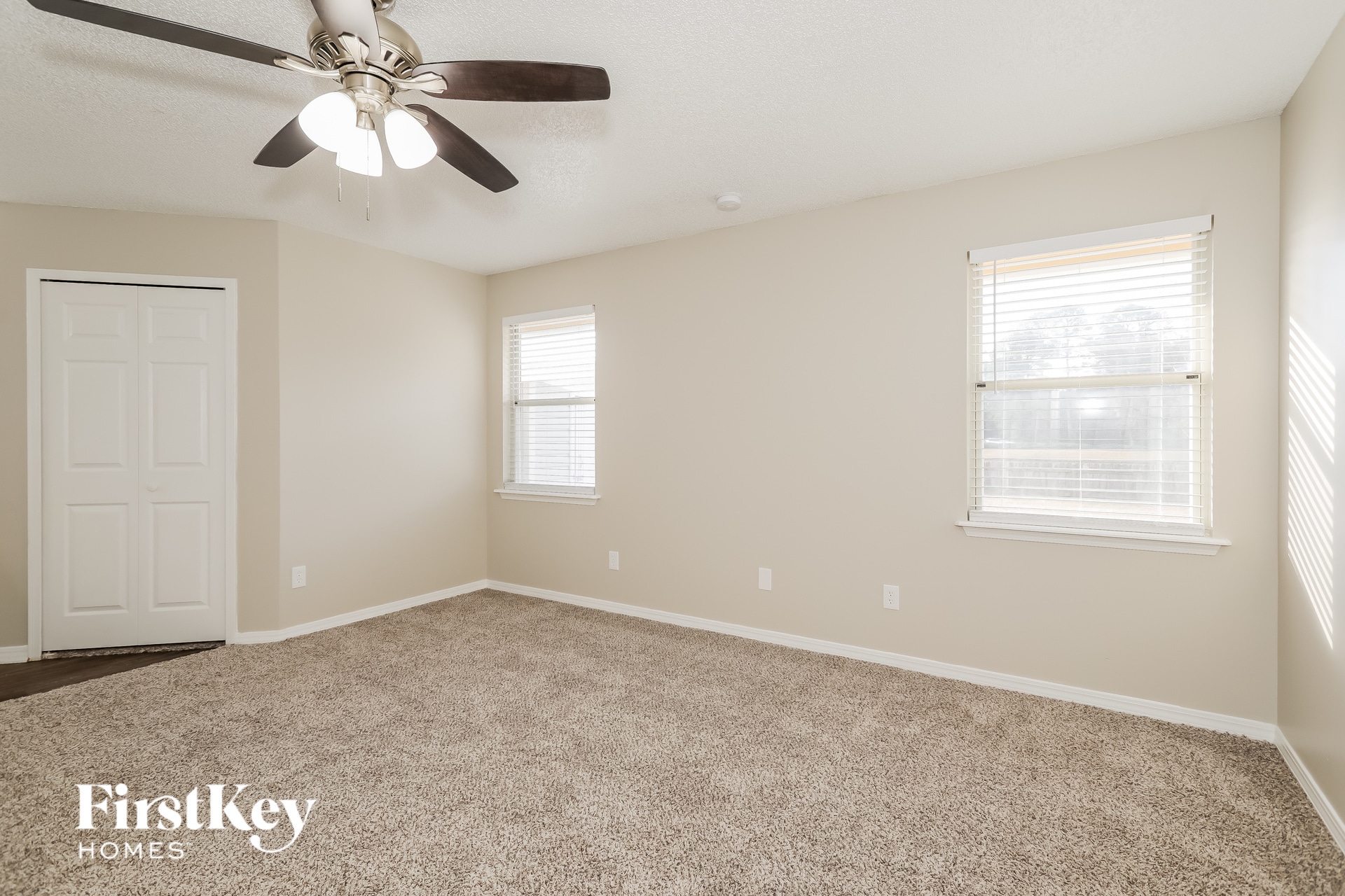 Building Photo - 8726 Bandera Cir S