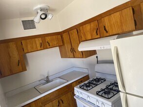 Building Photo - Fontana Court Apartments