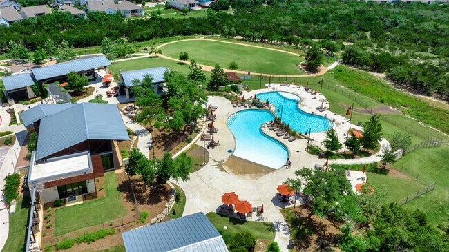 Building Photo - 829 Dayridge Dr