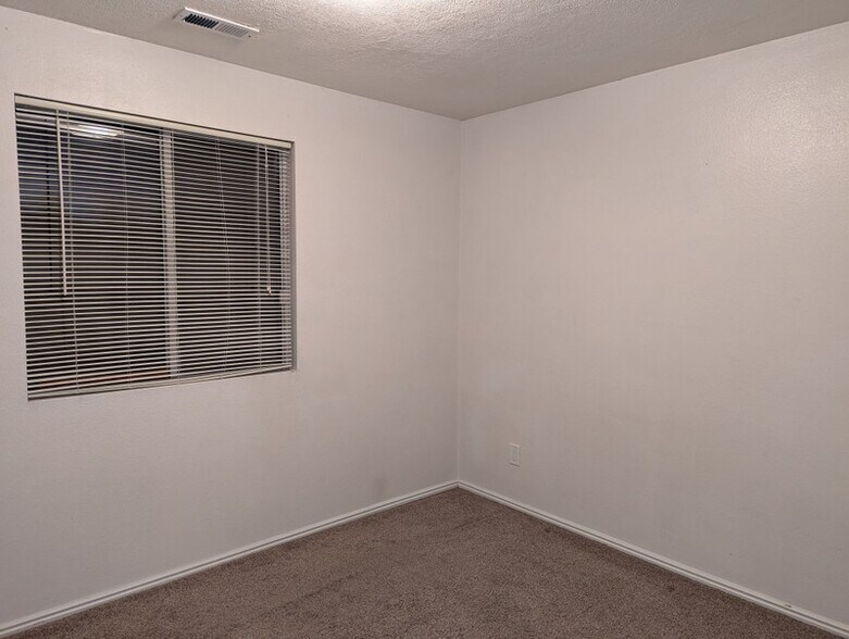 Building Photo - 247 N 200 E