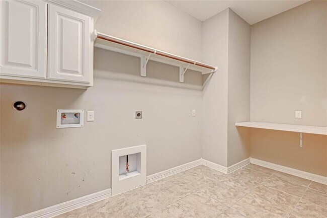 Building Photo - 27827 Hunters Rock Ln