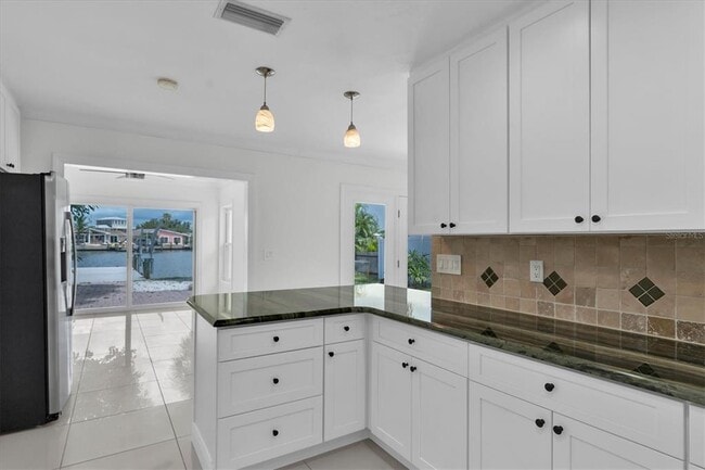 Building Photo - 314 Bahia Vista Dr