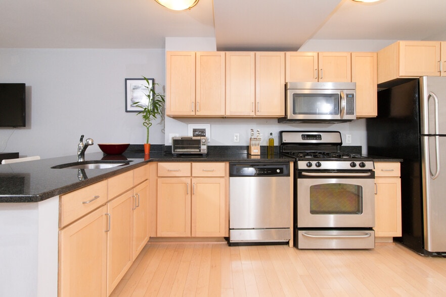 stainless steel appliances - 800 4th St SW