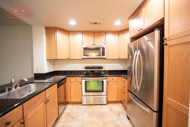 Building Photo - 809 Auzerais Ave