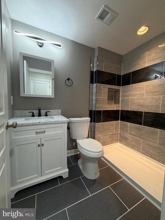 Building Photo - 7704 Water St