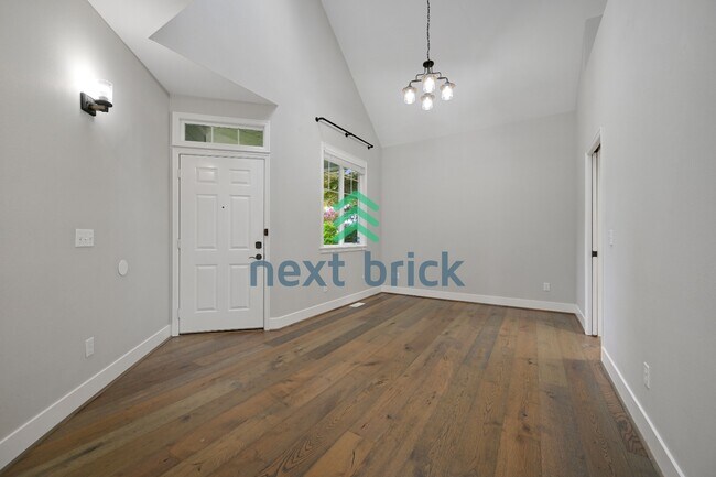 Building Photo - "Charming Sammamish Retreat: 3-Bedroom Home with 2.5 Baths & 1,710 Sq Ft of Comfort"