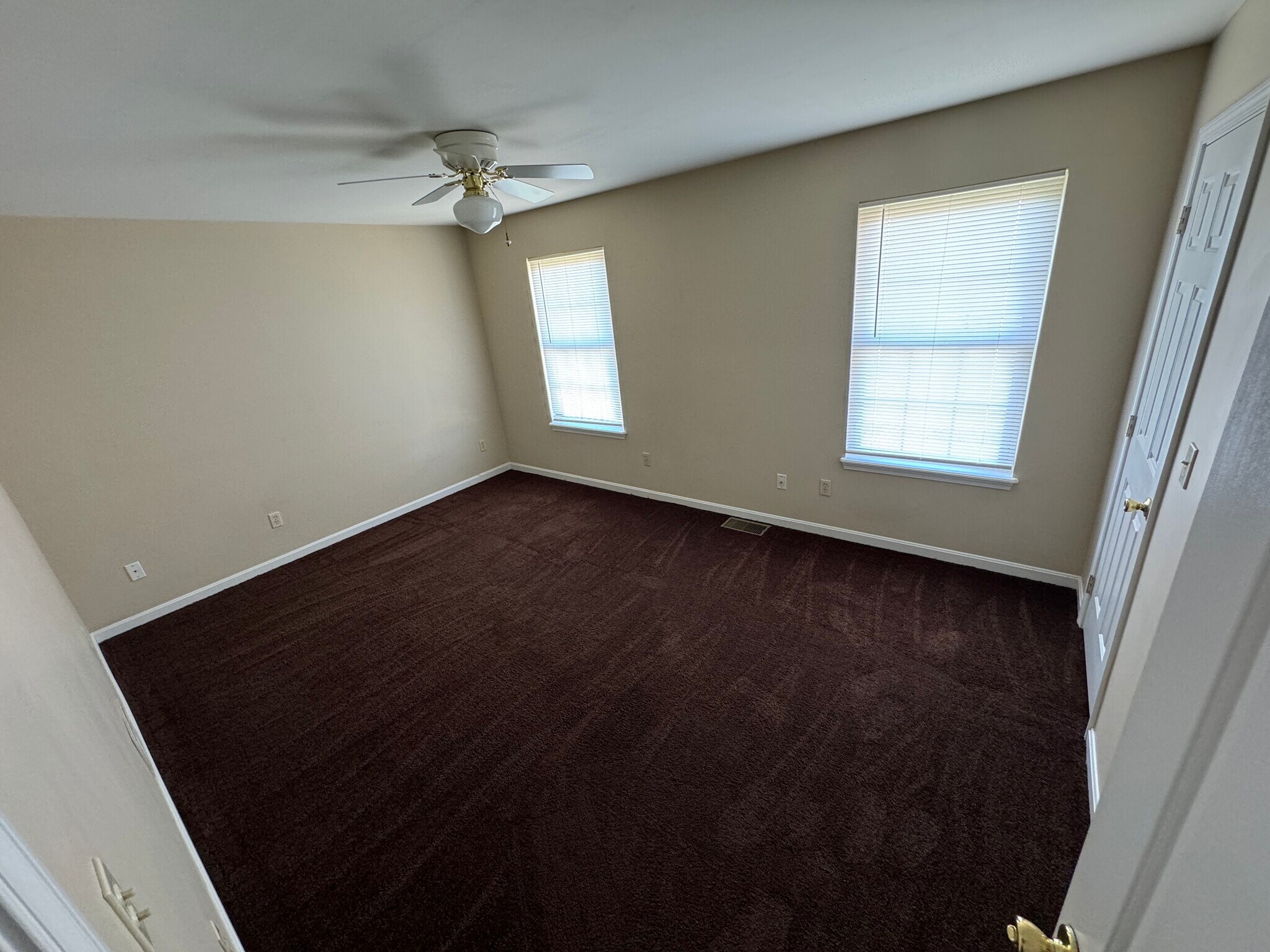 Building Photo - 2065 Leland Dr