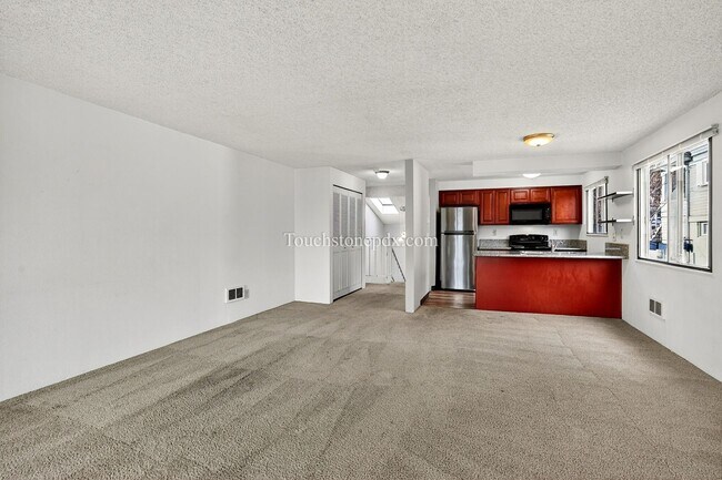 Building Photo - **$500 OFF SECOND MONTH RENT!**Bright Home with Stunning Mountain Skyline Setting!