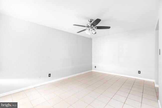 Building Photo - 7802 Dassett Ct