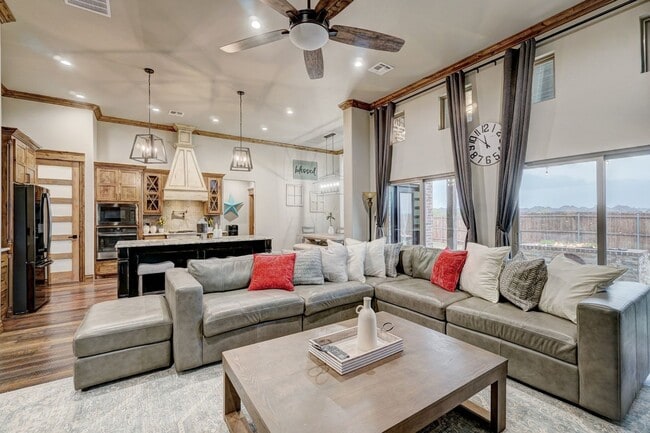 Building Photo - 4009 NE Realtree Dr