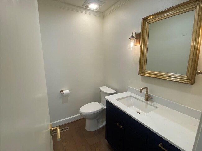 Building Photo - 1114 Sherwood Ln