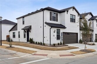 Building Photo - 1200 Lamar Dr