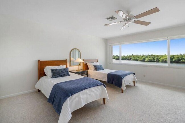 Building Photo - 6110 N Ocean Blvd