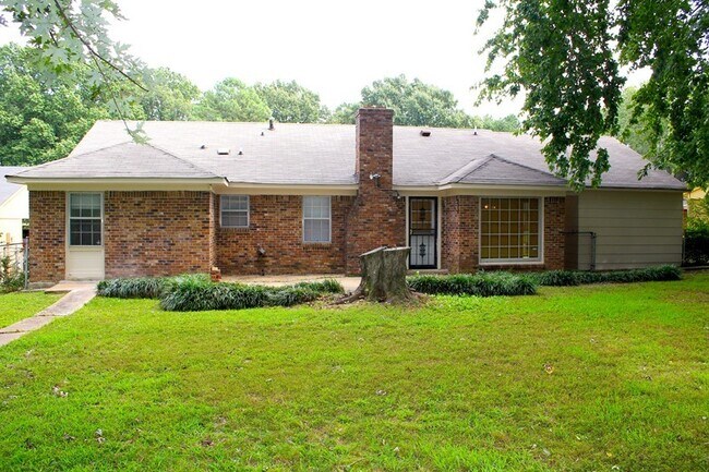 Building Photo - 3729 Village Oak Cove