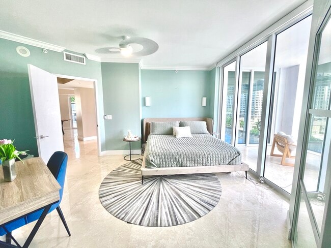 Guest Bedroom - 333 Las Olas Way
