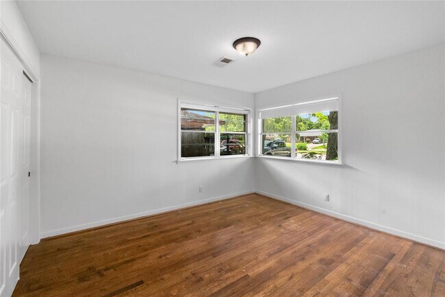 Building Photo - 5018 Willowbend Blvd