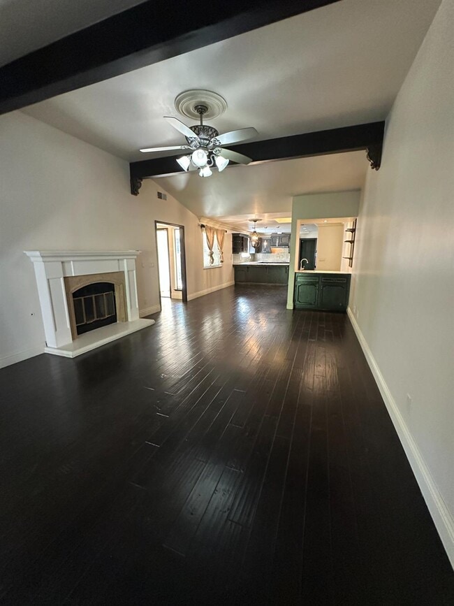 Building Photo - 3644 W Beechwood Ave