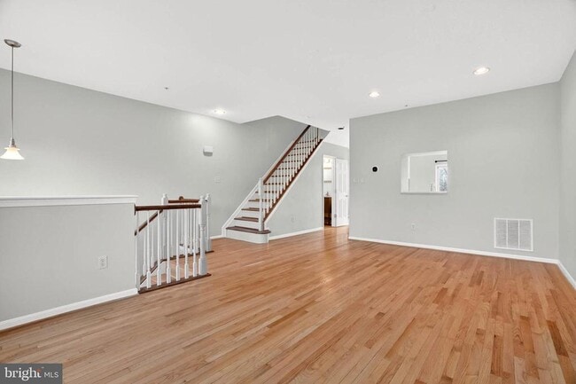 Building Photo - 7207 Solar Walk