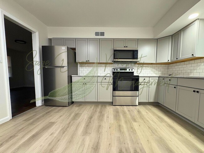 Building Photo - WELCOME HOME TO COMFORT & STYLE