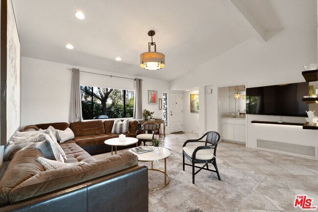 Building Photo - 73415 Royal Palm Dr