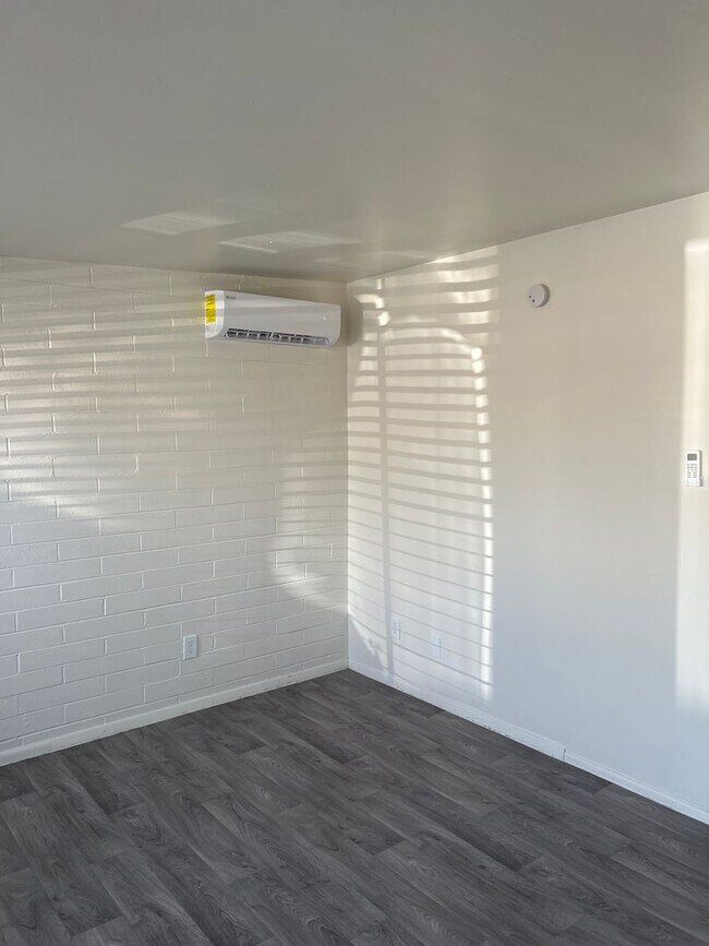 Interior Photo - Kleindale Apartmants
