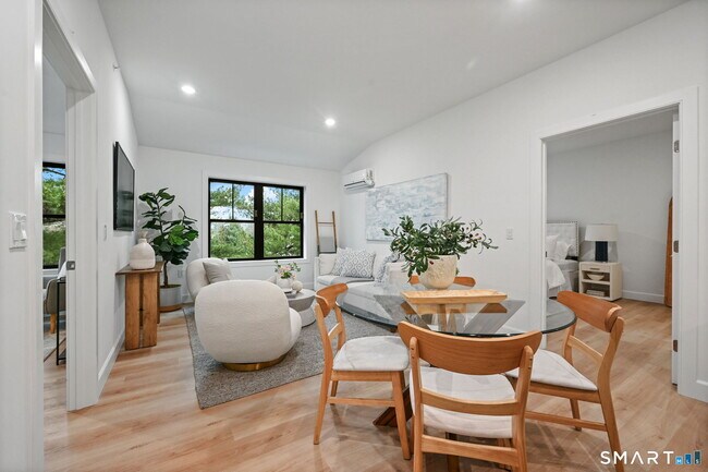 Building Photo - 131 Beach Rd