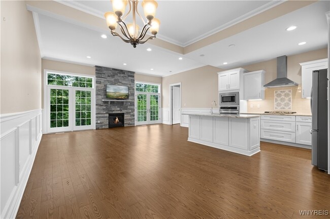 Building Photo - 10 Bentley Dr