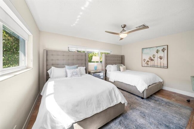 Building Photo - 4804 NE 21st Ave