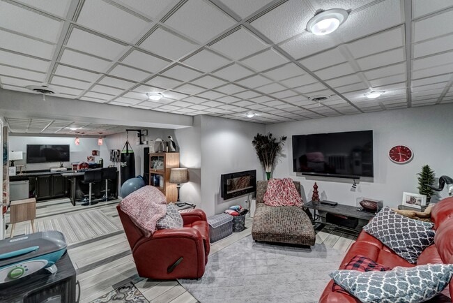 Building Photo - 4025 Wild Flower Dr