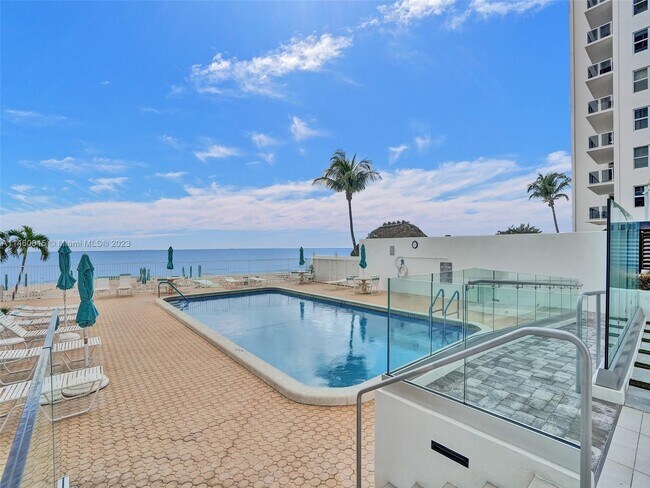 Building Photo - 3750 Galt Ocean Dr
