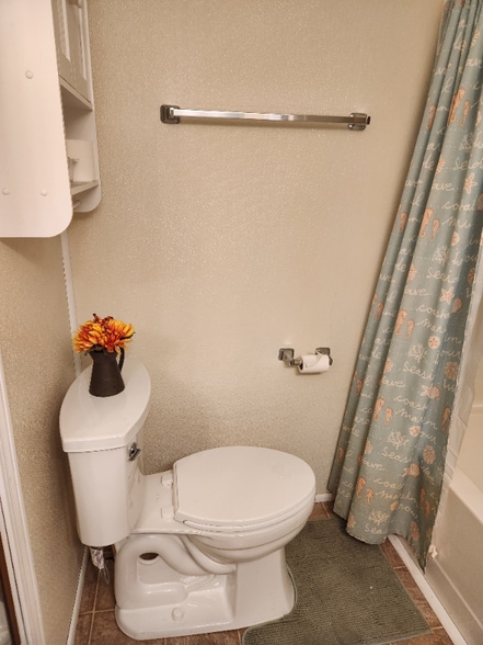 Building Photo - 420 49th St E