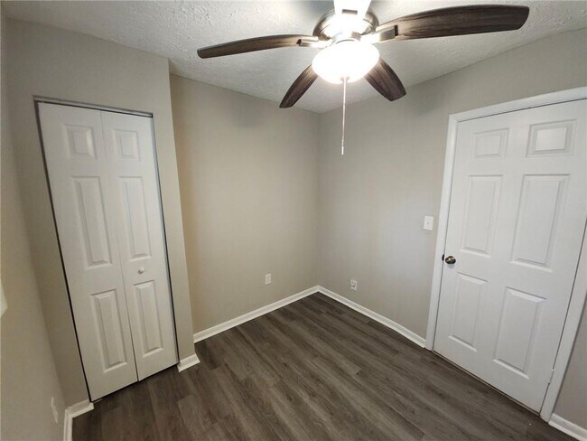 Building Photo - 2879 Port Royal Ln