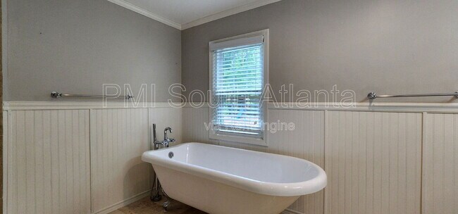 Building Photo - 40 Pheasant Dr SE