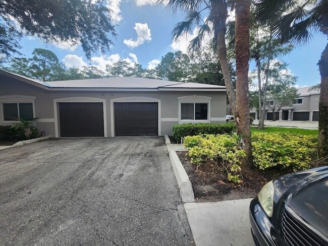 Building Photo - 260 Crestwood Cir
