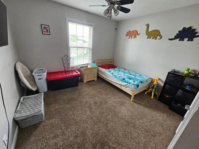 Building Photo - 692 Winding Bluff Way