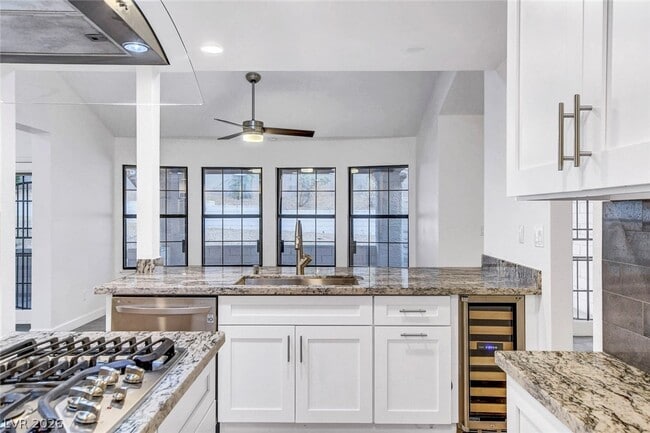 Building Photo - 211 Garfield Dr