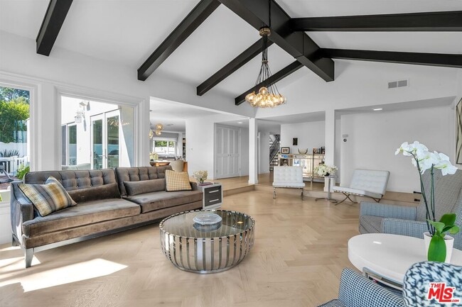 Building Photo - 2324 Banyan Dr