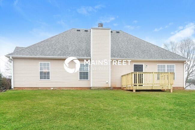 Building Photo - 3 Bedroom Pet-Friendly Home in COVINGTON, GA with Main Street Renewal