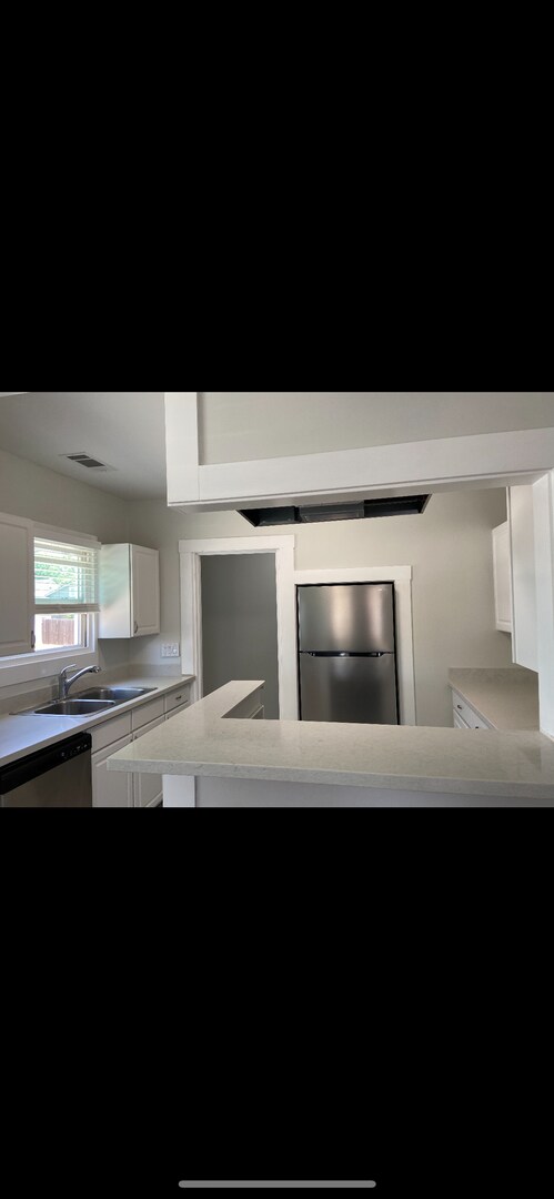 Building Photo - 33RDST