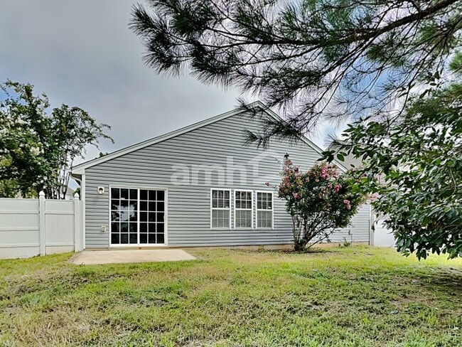 Building Photo - 1970 Morgan Trace Dr