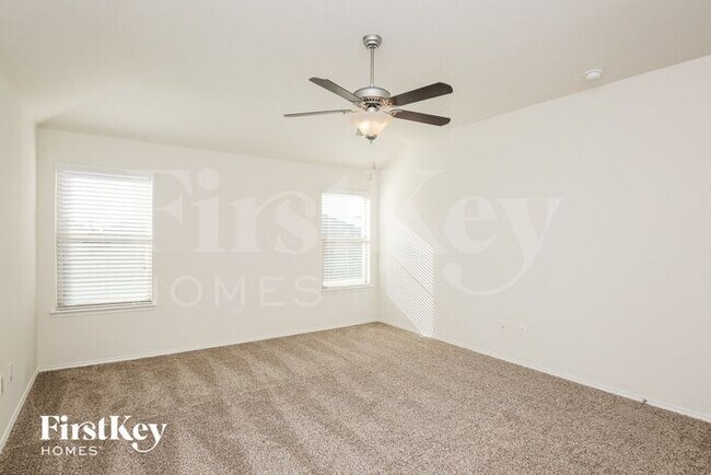 Building Photo - 529 Saguaro Dr