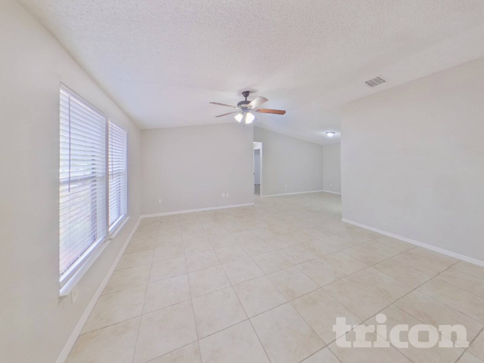 Building Photo - 1314 Oakcrest Dr