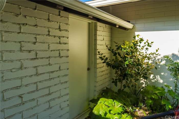 Private locked entrance to bonus room attached to the garage. Perfect for a home office or gym - 332 E Deodar St